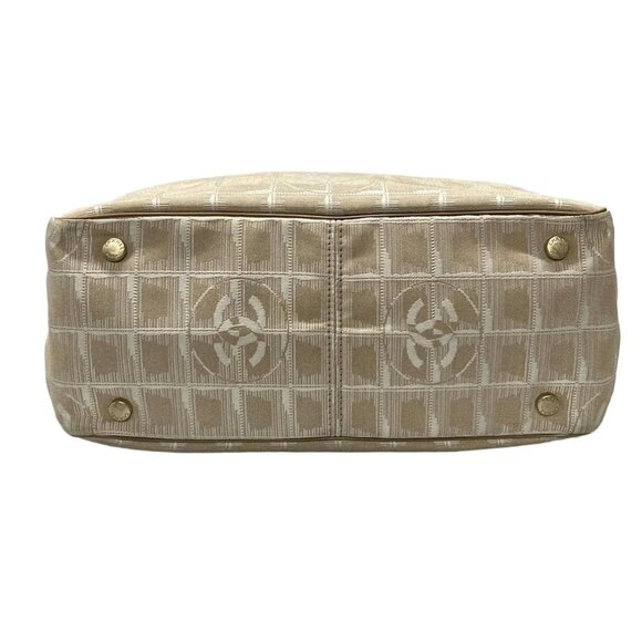 Auth CHANEL New Travel Line Tote PM A20457 Beige Nylon Tote Bag - Picture 4 of 12